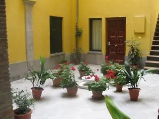 Viviendas Turisticas Vacacionales Puerta Real Granada Hotell
