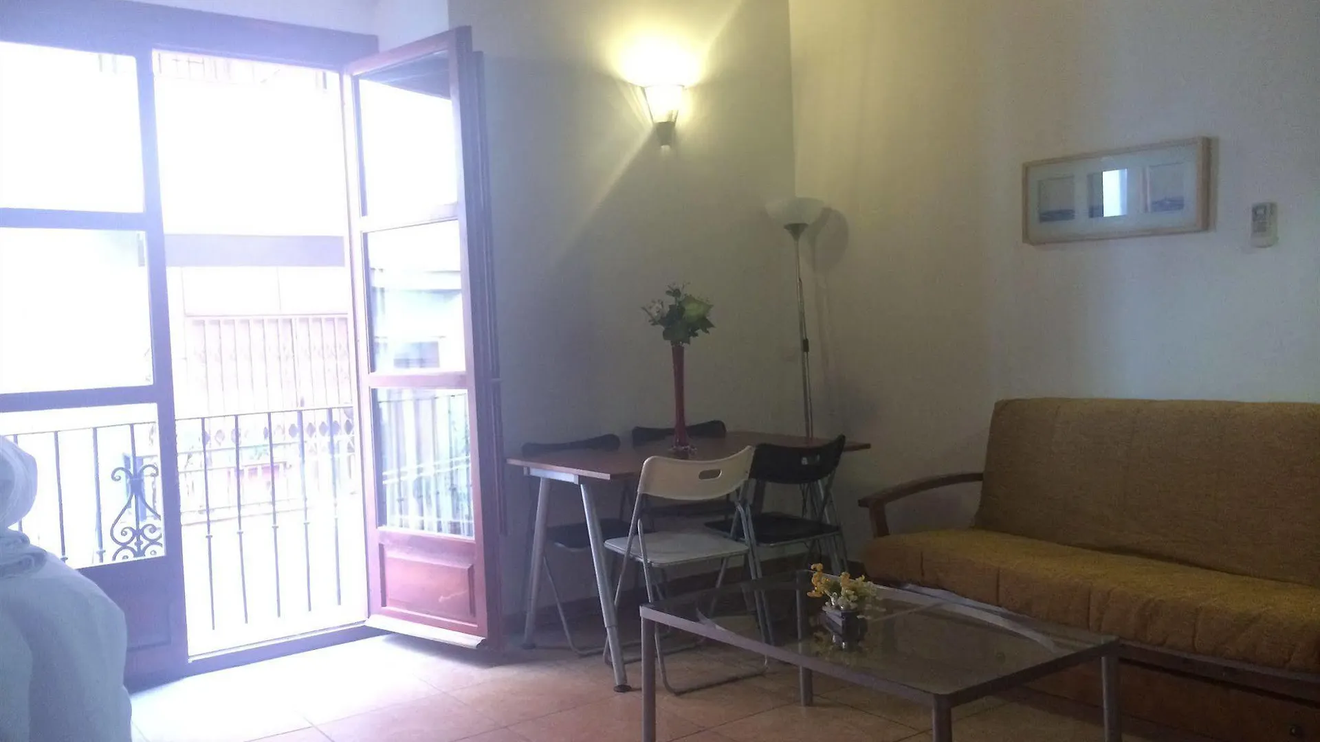 Hotell Viviendas Turisticas Vacacionales Puerta Real Granada