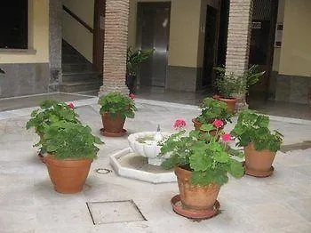Viviendas Turisticas Vacacionales Puerta Real Granada