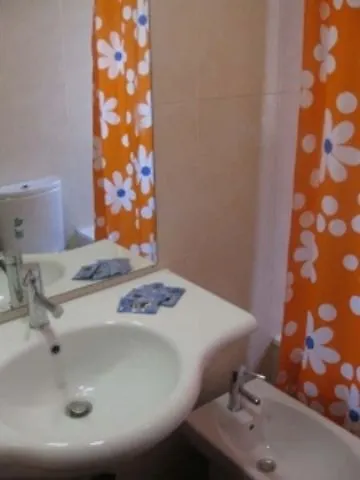 Hotel Viviendas Turisticas Vacacionales Puerta Real Granada