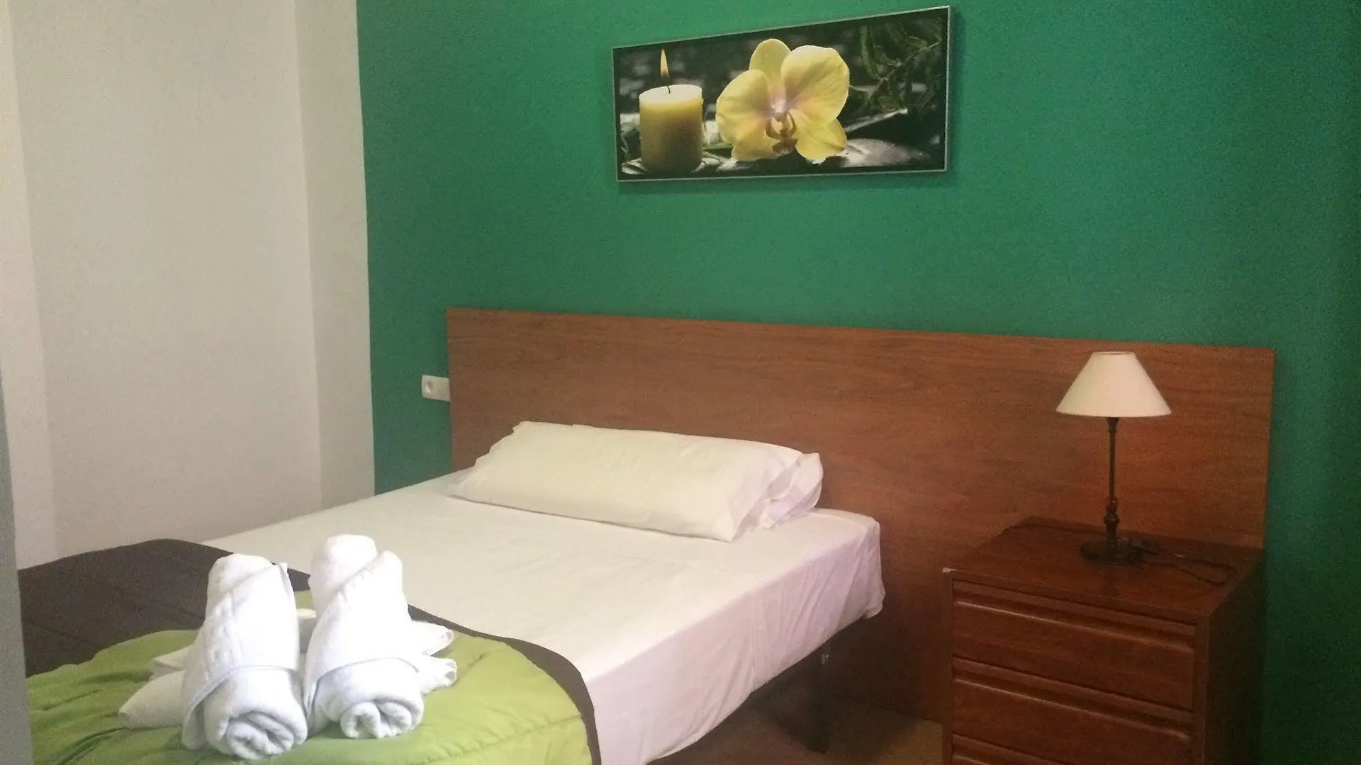 Hotel Viviendas Turisticas Vacacionales Puerta Real Granada